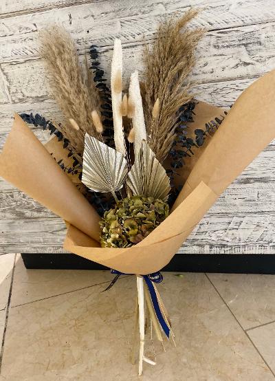 Dried flower handtied bouquet in natural & metallic tones.