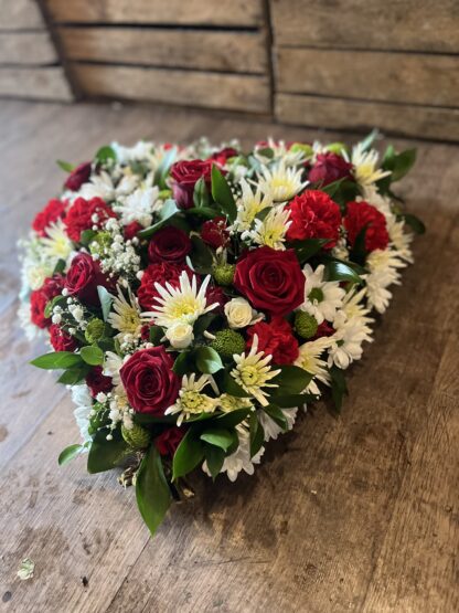 Eco Friendly Heart Wreath  - Choice of Colours - Image 4